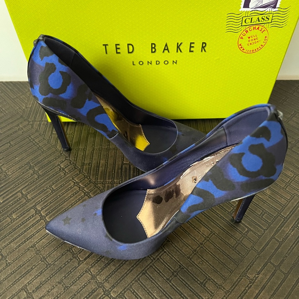 Ted Baker London Izie Blue Leopard Star Print Point
Toe Pumps Heels Women's 5.5